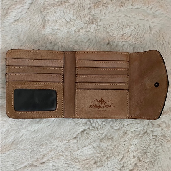 Patricia Nash Leather Messenger Bad and Wallet - Picture 9 of 10